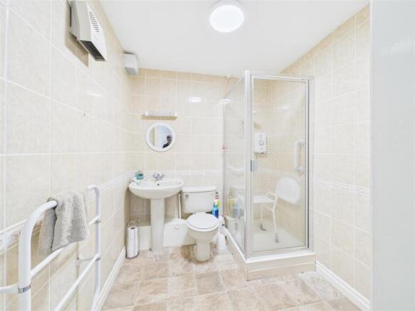 SHOWER ROOM