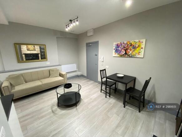 Lounge/Dining Table