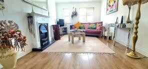 Flat 111, 314 320 Elizabeth House, Rayleigh Road, Leigh-on-sea SS9 5PZ