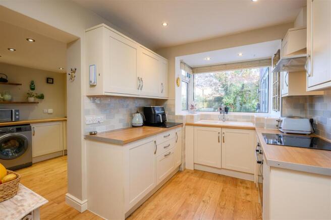 KITCHEN 1