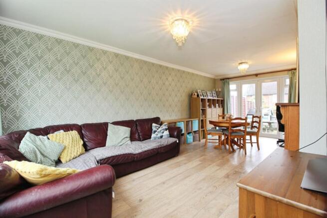 3 bed Semi-Detached for sale Image 4
