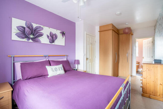 5 bed Semi-Detached for sale Image 10