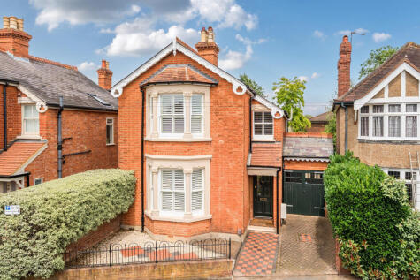 Dorchester Road, Weybridge, KT13