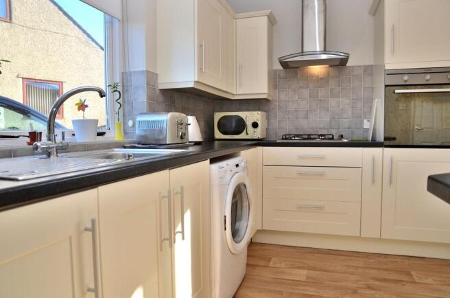 Kitchen in rich c...