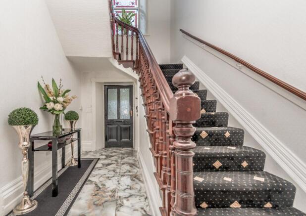 5 bed Semi-Detached for sale Image 12