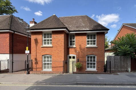 Station Approach, Alresford