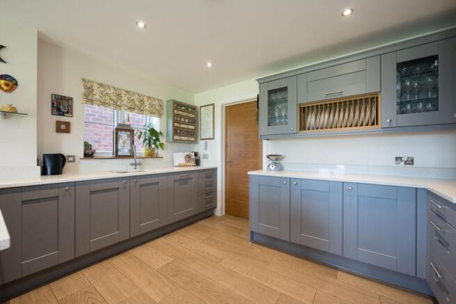 Heath Close, Ledbury photo 4