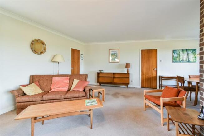 lounge 4.JPG