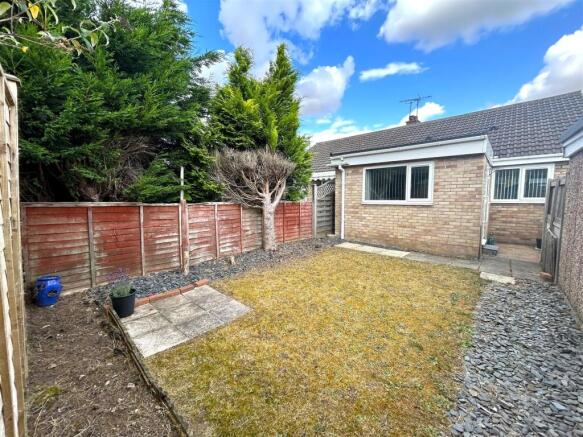 2 bed Semi-Detached Bungalow for sale Image 12