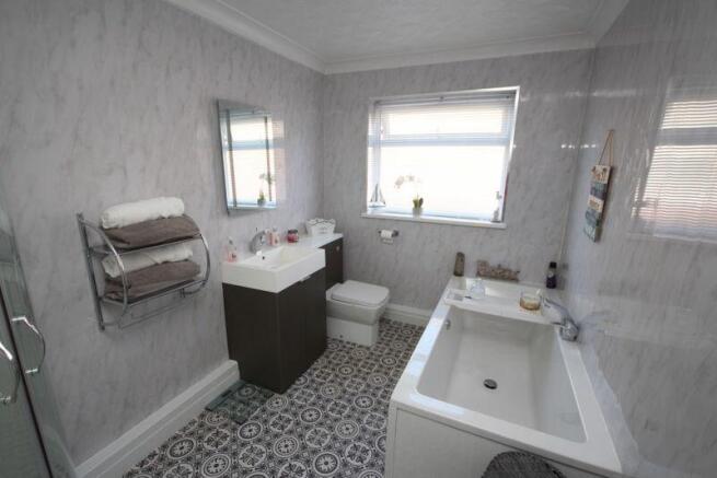 Bathroom photo 1