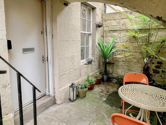 13-2 Little St - ...