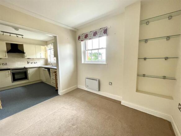 LIVING/DINING ROOM
