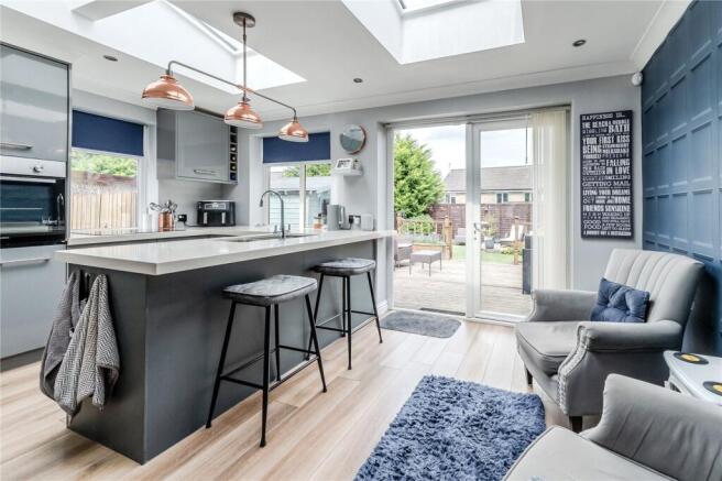 3 bed Semi-Detached for sale Image 4
