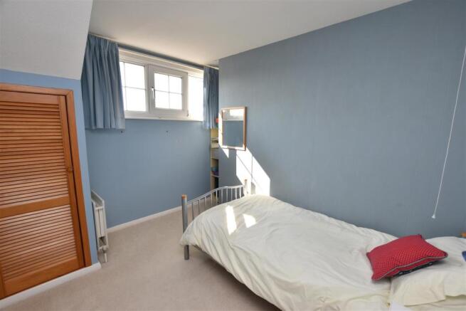 BEDROOM 2 (FRONT)