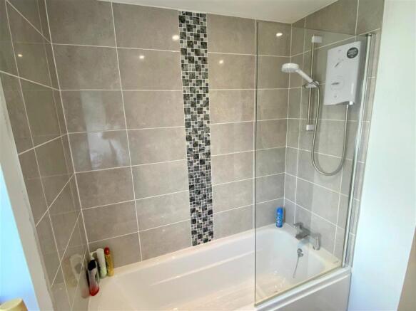 21 East Road Bathroom