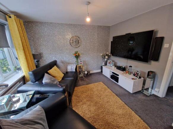 Lounge/Dining ...
