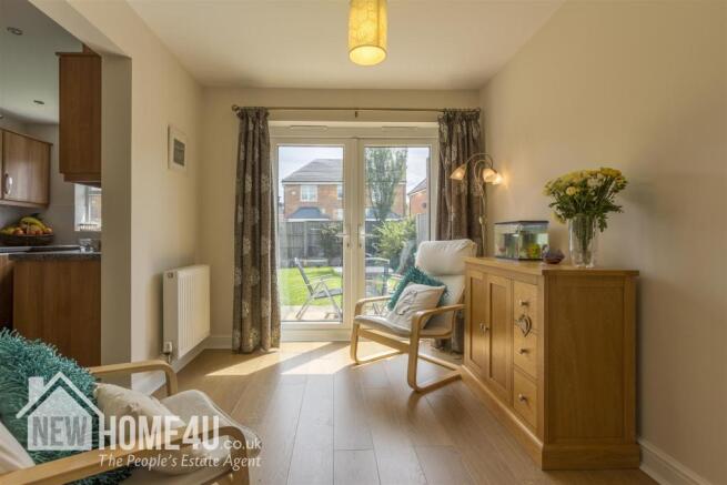 DINING ROOM: