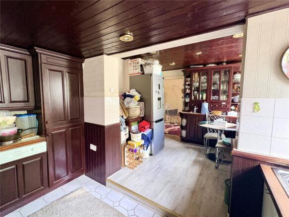4 bed Semi-Detached for sale Image 7