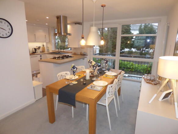 Dining 2