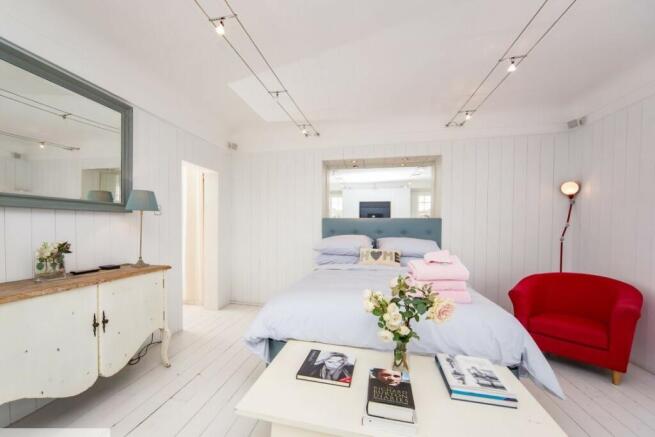 Flat 7, Windsor Court, Jubilee Place, Chelsea, SW3 3TB