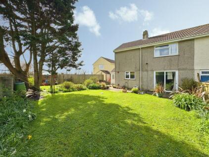 Cury, Two bed home with generous outdoor space