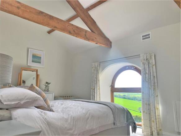 Main bedroom 3.JPG