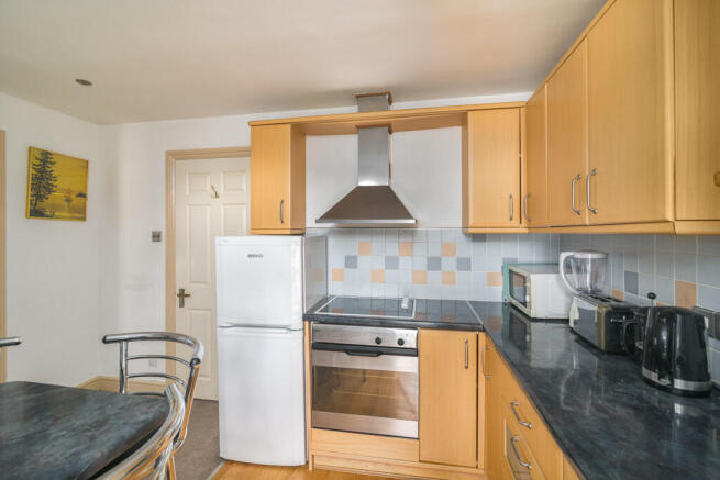 St James Court, London, N18 photo 5