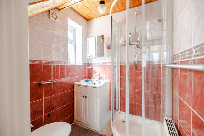 4 bed Detached for sale Image 10