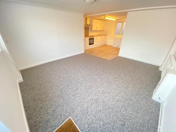 Lounge/Bedroom Aspect 2