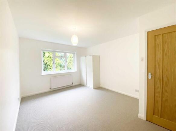 3 bed Detached Bungalow to rent Image 6