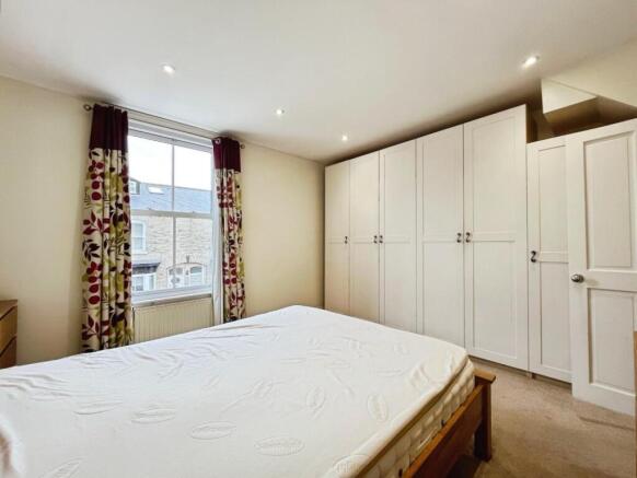 3 bed Terraced for sale Image 8