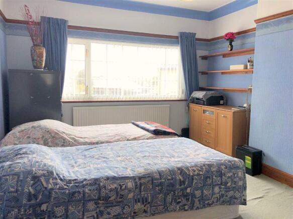 BEDROOM 2