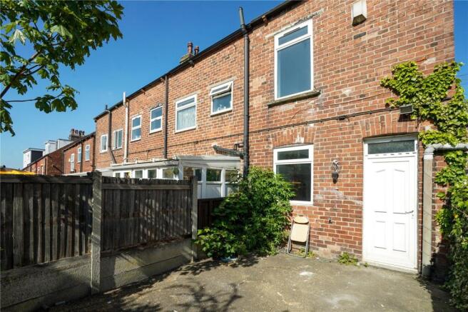 2 bed Terraced to rent Image 12