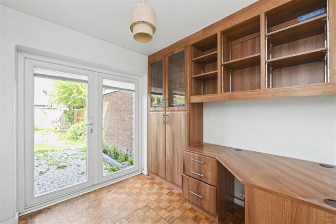 Fairfield Close, Harpenden photo 4