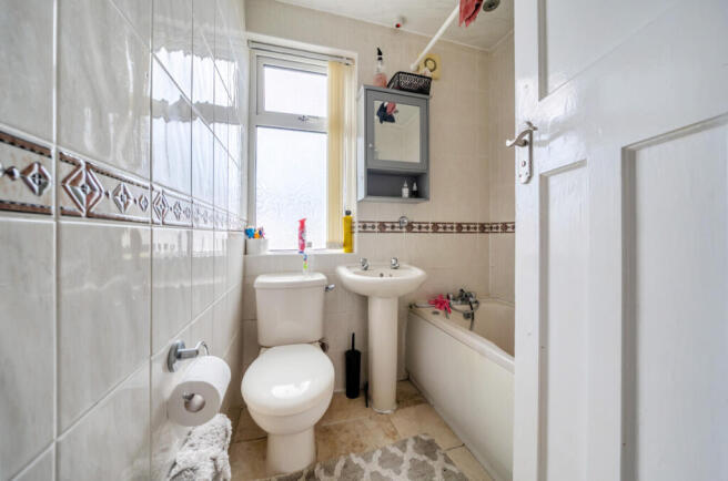 3 bed Terraced for sale Image 9