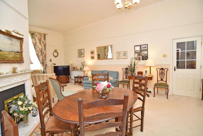 2 bed Flat for sale Image 4
