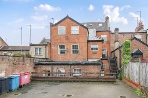 Flat 3, Astenway House, East Street, Chesham HP5 1BP