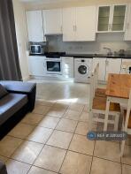 Flat A, 5, Archway Road, London N19 3TX