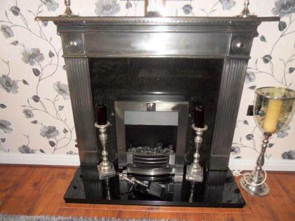 LOUNGE FIREPLACE