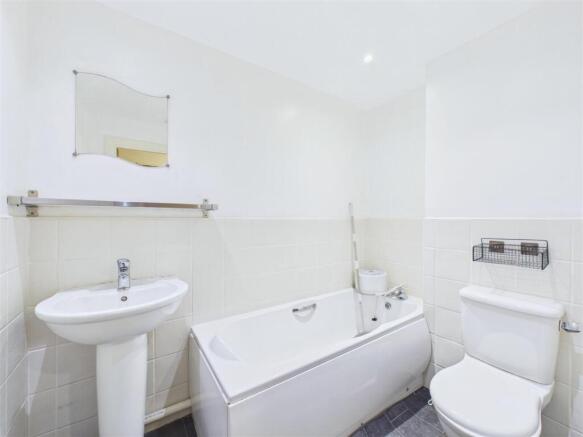 2 bed Flat to rent Image 8