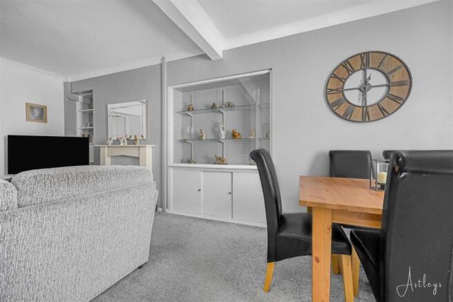 Lounge/dining room