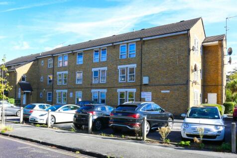 Well Street, Victoria Park Court, E9