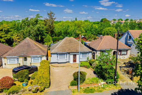 Purfleet Road, Aveley, South Ockendon, RM15