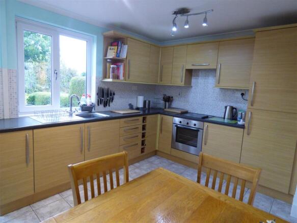 KITCHEN/BREAKFAST ROOM