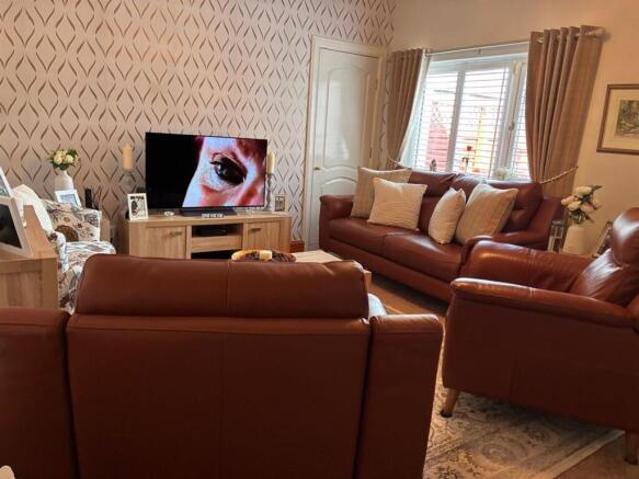 Lounge 1.jpeg