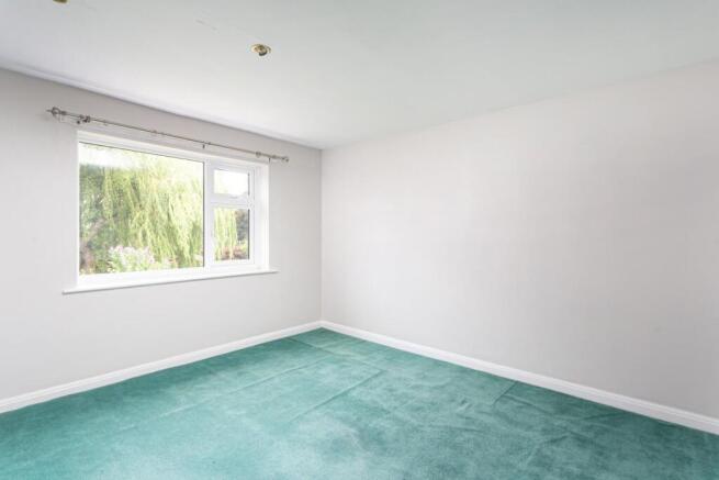 4 bed Semi-Detached for sale Image 9