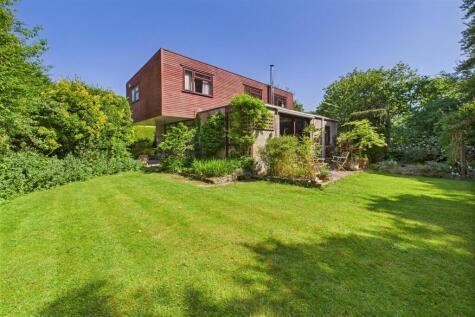 Mid-century contemporary home in Upper Clevedon