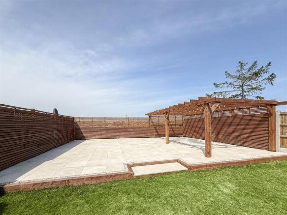 garden/patio area