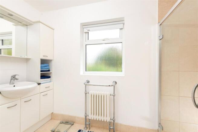 En Suite Shower 3