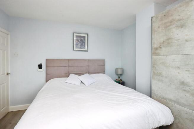 3 bed Semi-Detached for sale Image 10
